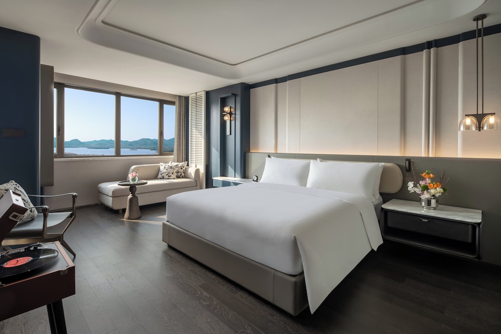 InterContinental Hangzhou Wulin — 4-Star Luxury Hotel in Hangzhou, People's Republic of China