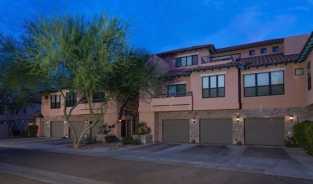 The Keep at La Verne By Signature Vacation Rentals — 4-Star Luxury Hotel in Phoenix, United States