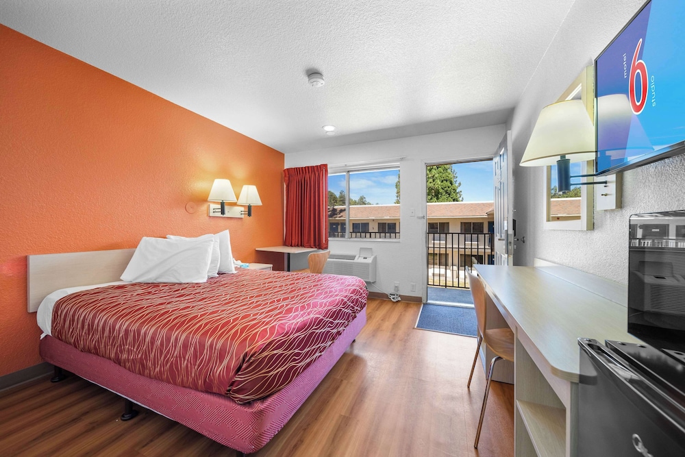 Motel 6 Big Bear Lake CA - photo 18