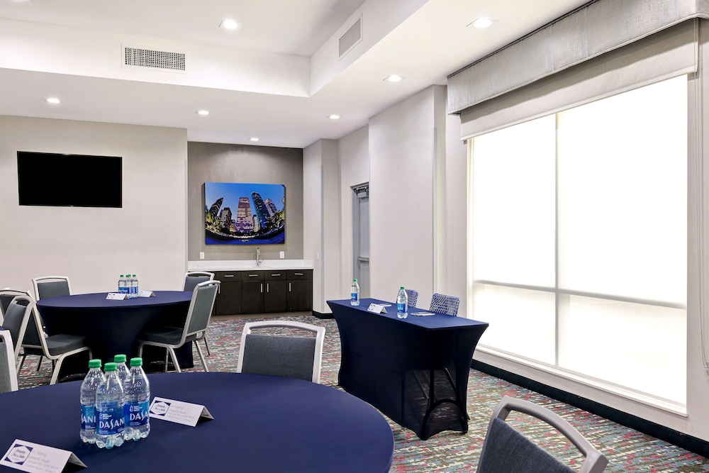 Hampton Inn & Suites Houston East Beltway 8 - photo 61