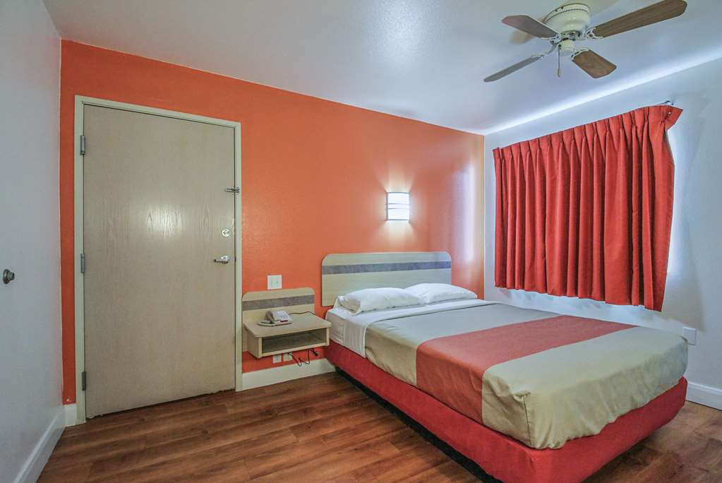 Motel 6 Nephi UT - photo 12