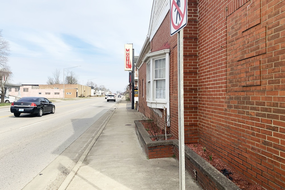 Four Keys Inn - photo 24
