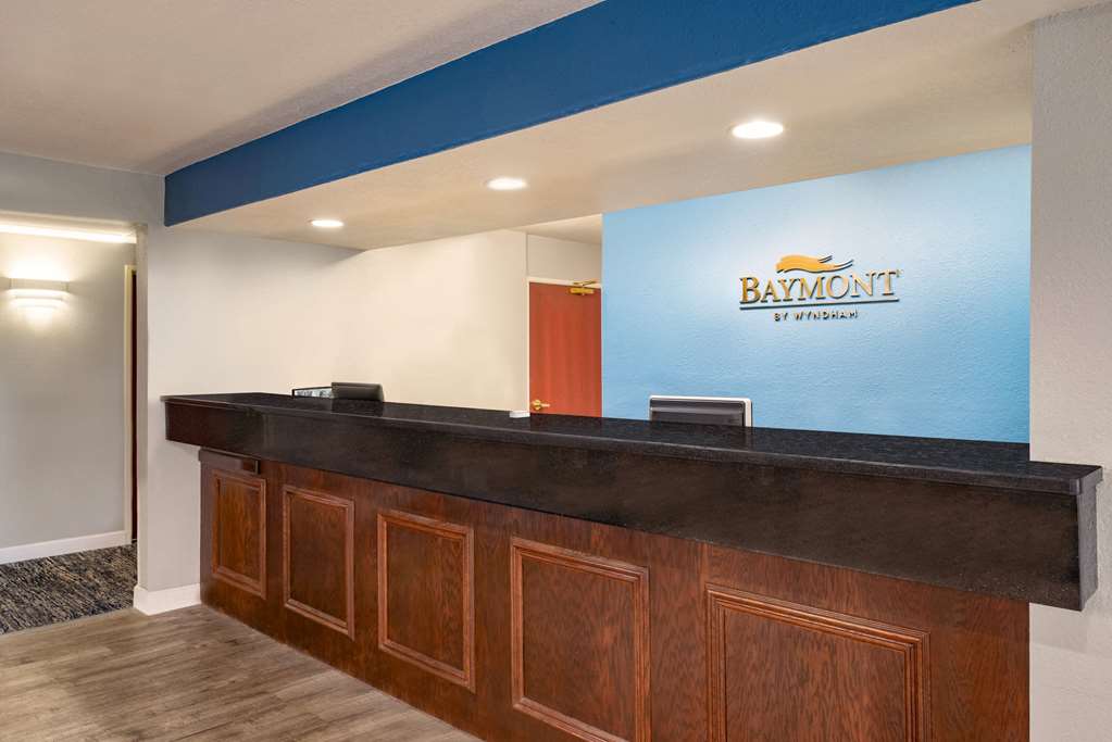 Baymont Inn & Suites by Wyndham Swanton Toledo Airport - photo 4