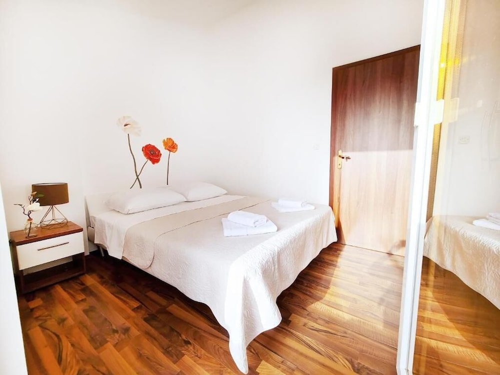 Holiday House Dora — 4-Star Luxury Hotel in Punat, Croatia