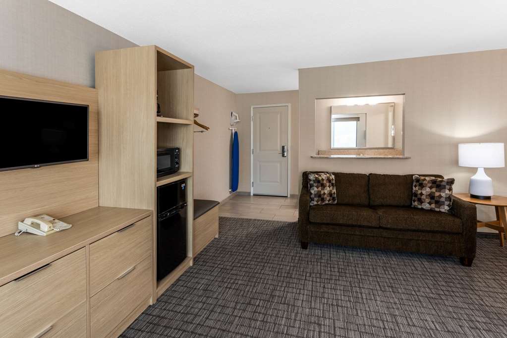 Days Inn & Suites by Wyndham Duluth by the Mall - photo 19