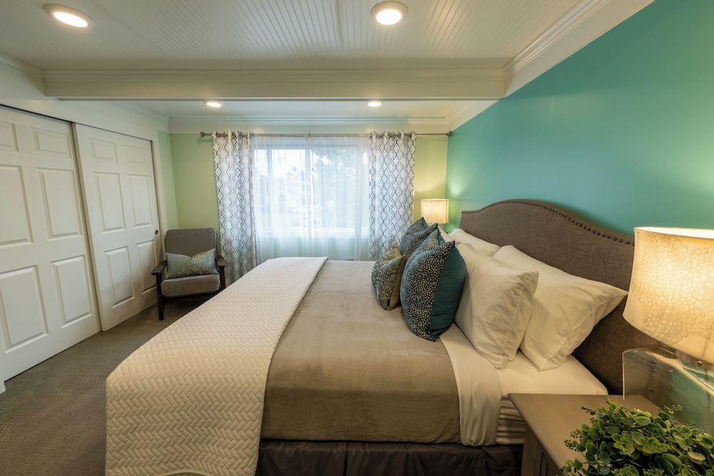 Seaside Oceanfront Inn - photo 16