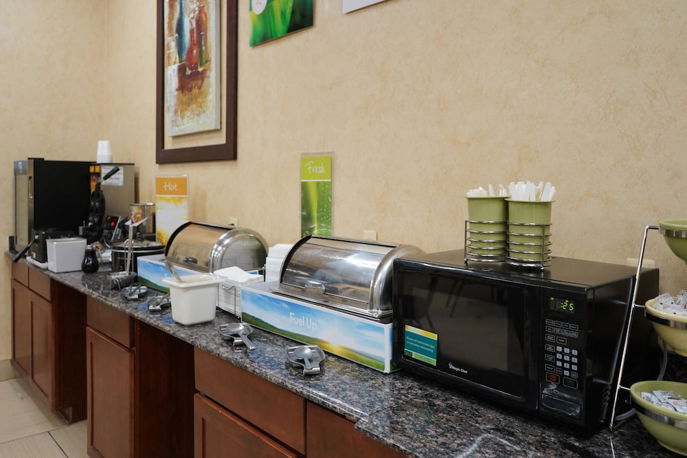 Quality Inn & Suites Coldwater near I 69 - photo 76