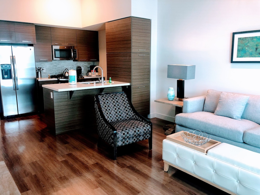 Resort Style Suites in Downtown LA - photo 31