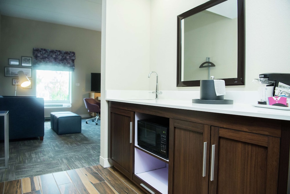 Hampton Inn & Suites by Hilton Warrington Horsham - photo 19