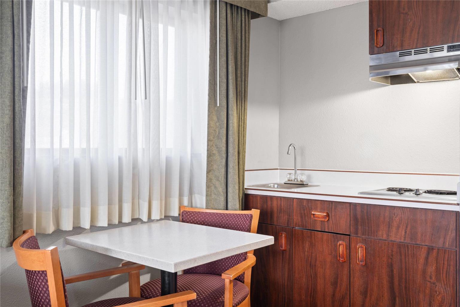 Super 8 by Wyndham Baker City - photo 15