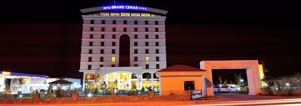 Grand Cenas Hotel — hotel in Agri