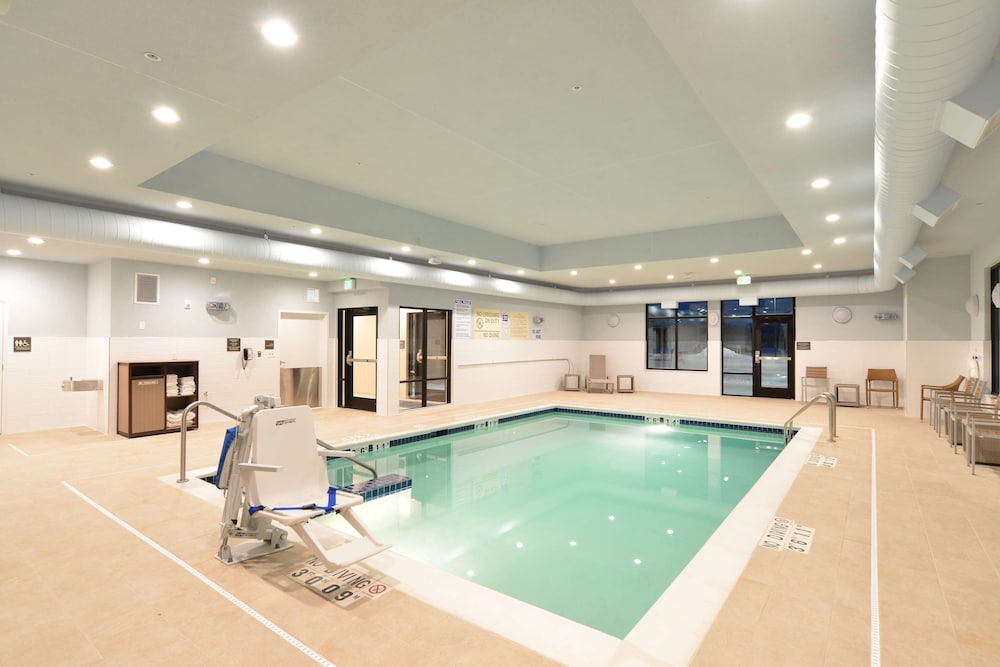 Hampton Inn & Suites Menomonie UW Stout - photo 41