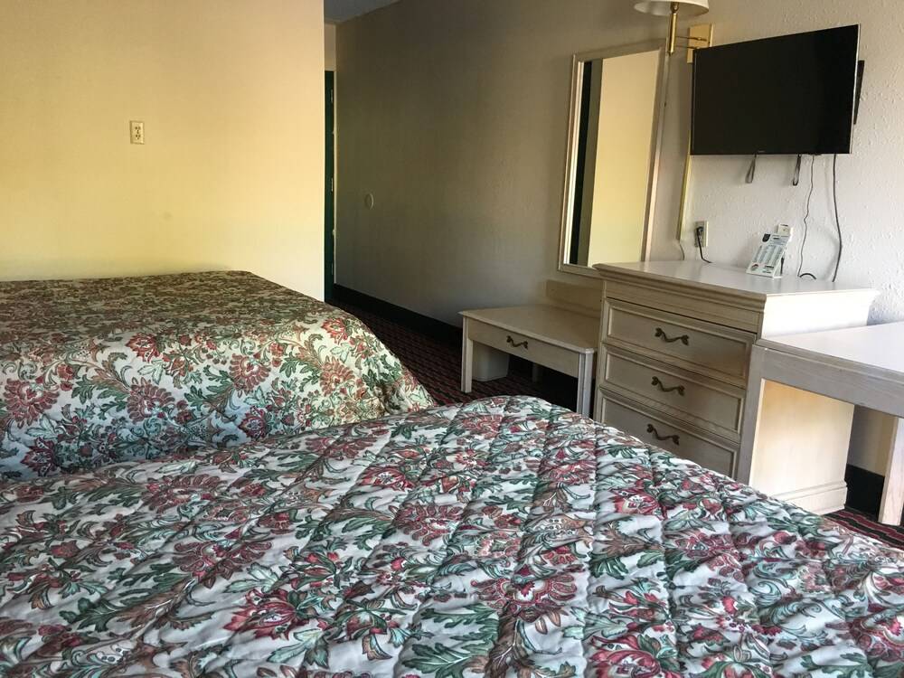 Quality Quarters Inn - photo 6