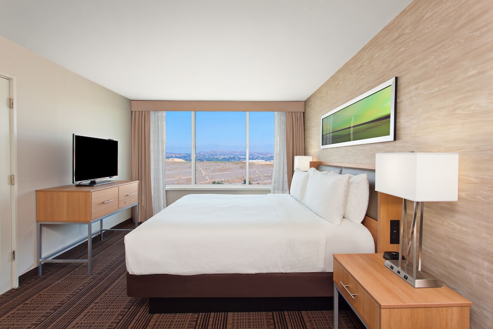Holiday Inn Diamond Bar Pomona by IHG - photo 2