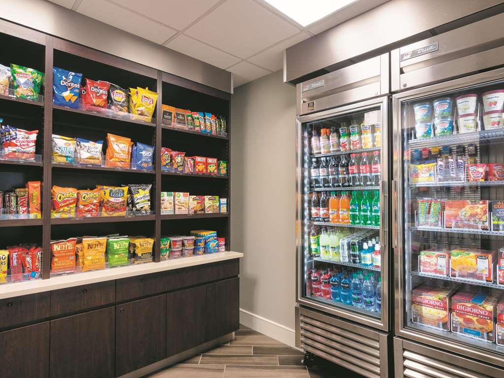 La Quinta Inn & Suites by Wyndham Atlanta Conyers - photo 38