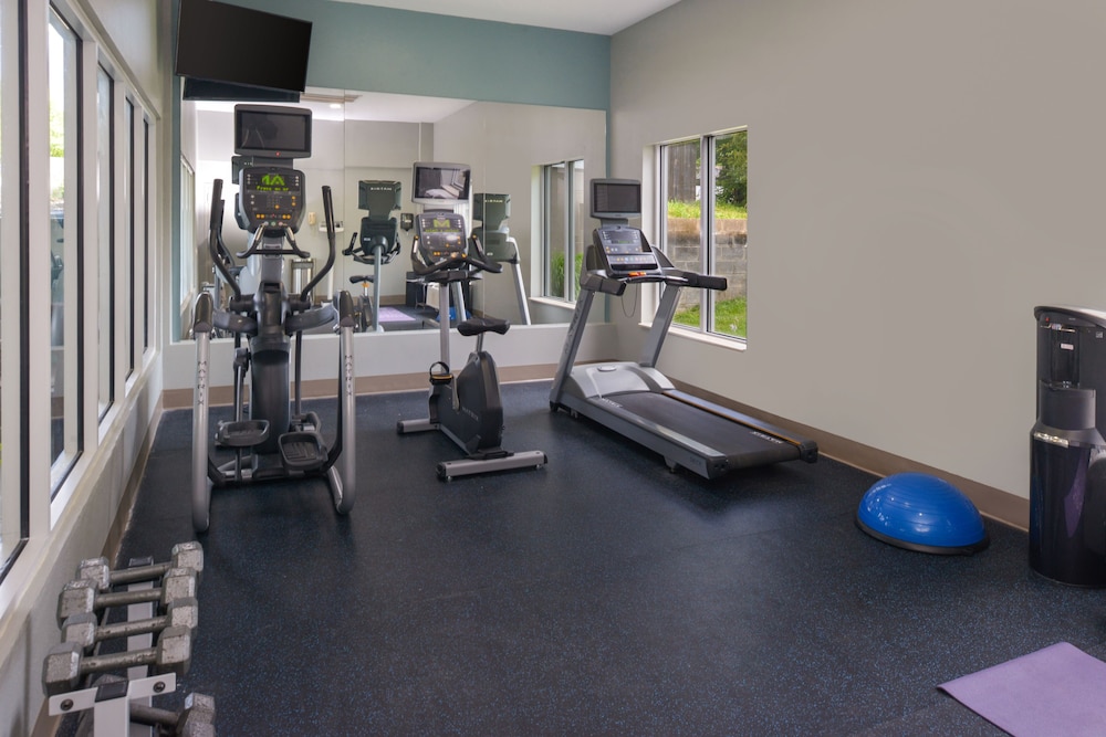 Holiday Inn Express & Suites Chattanooga by IHG - photo 35