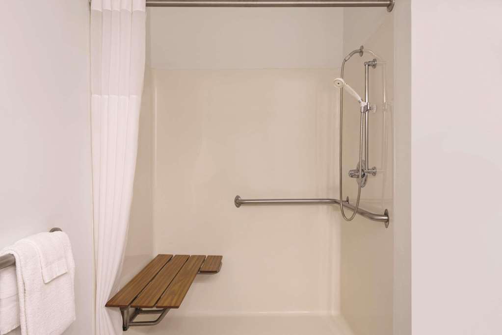 Country Inn & Suites by Radisson Cedar Falls near University - photo 4