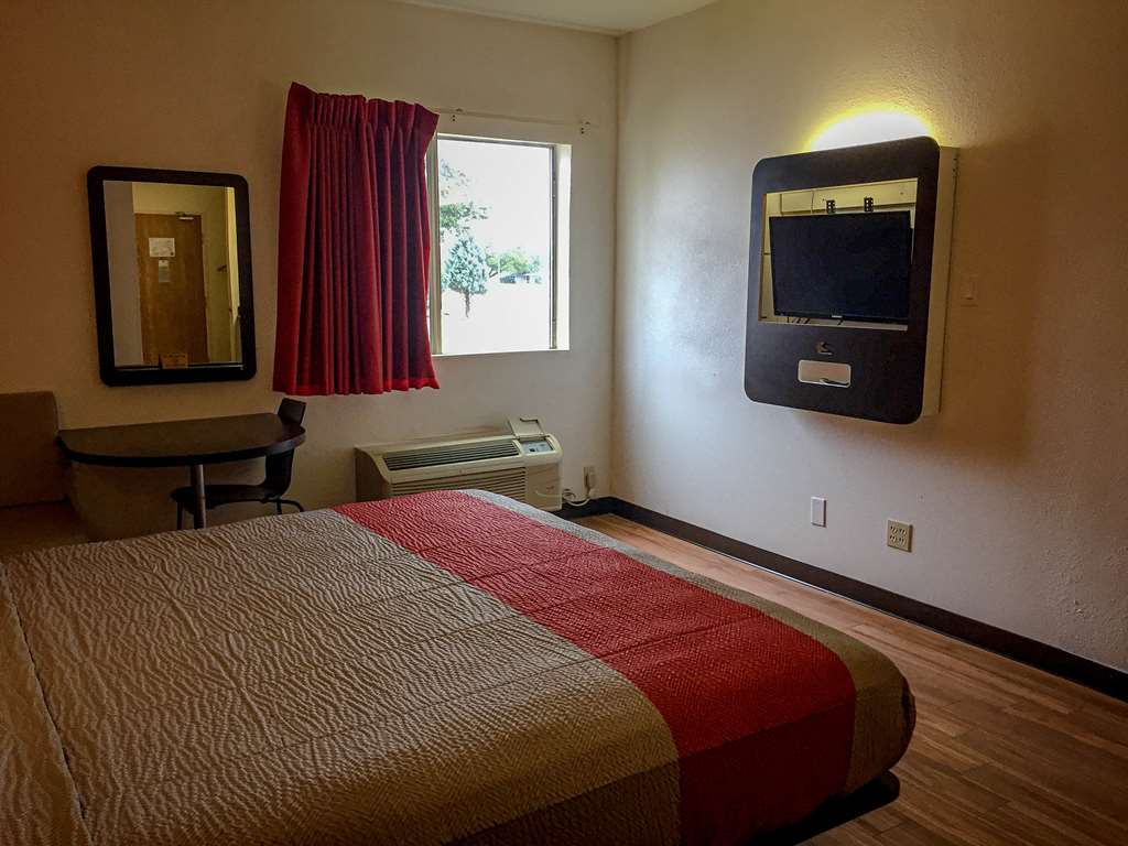 Motel 6 Woodway TX - photo 7