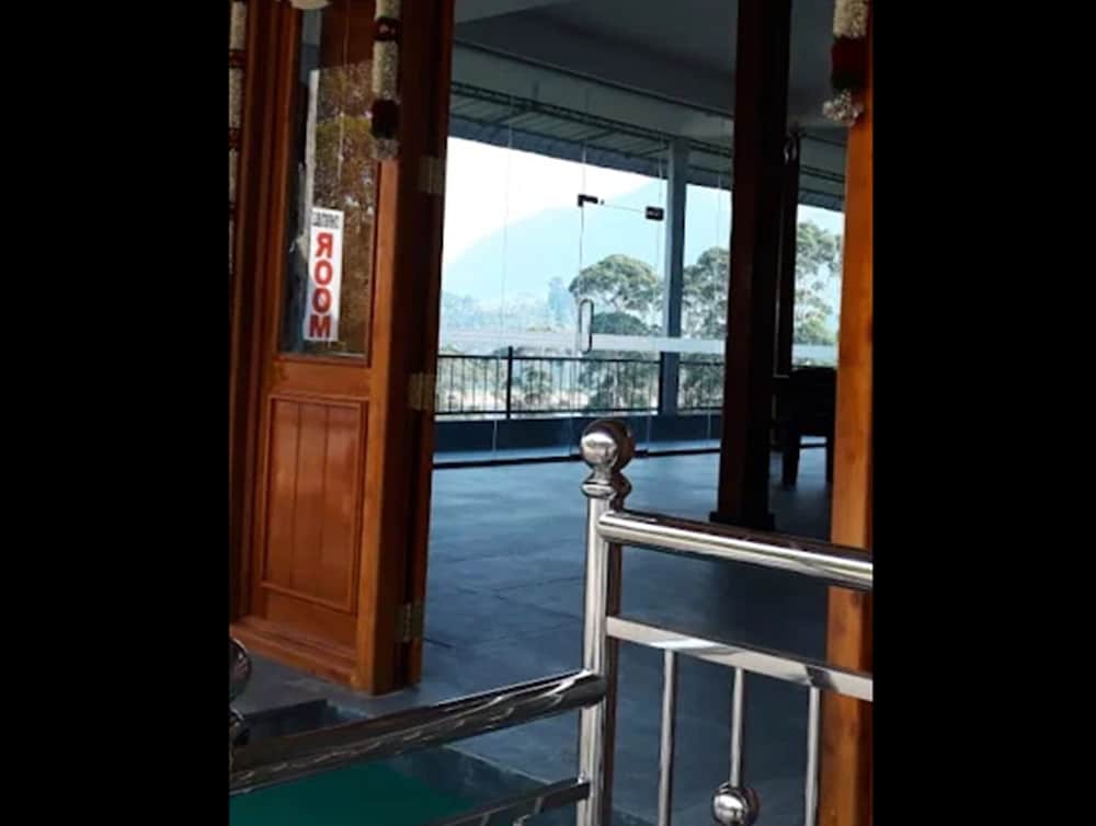 New Heaven Hotel in Unknown City, Sri Lanka