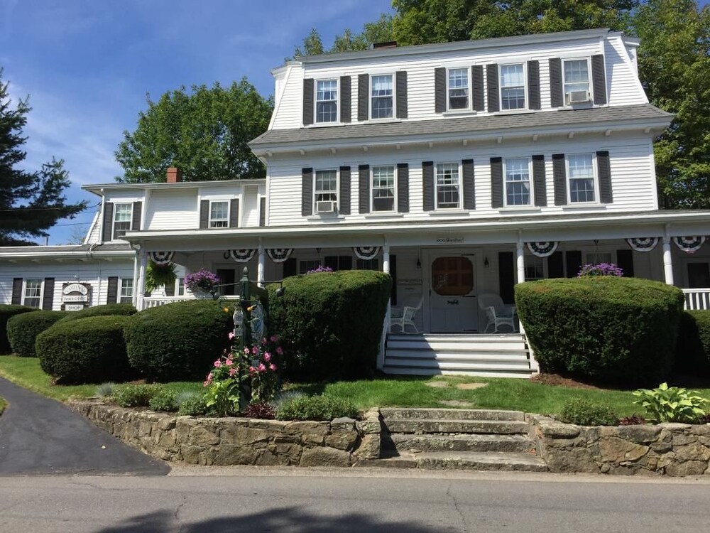 Yardarm Village Inn - photo 18