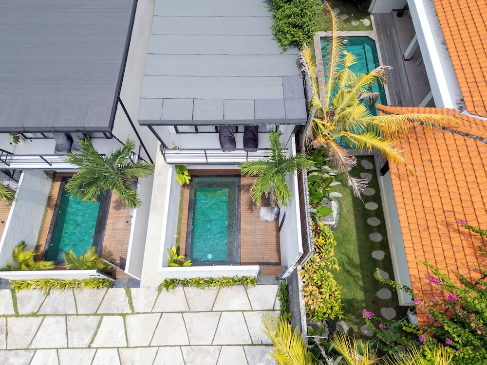 Luxury 5br villa Jacuzzi Canggu — 4-Star Luxury Hotel in Canggu, Indonesia