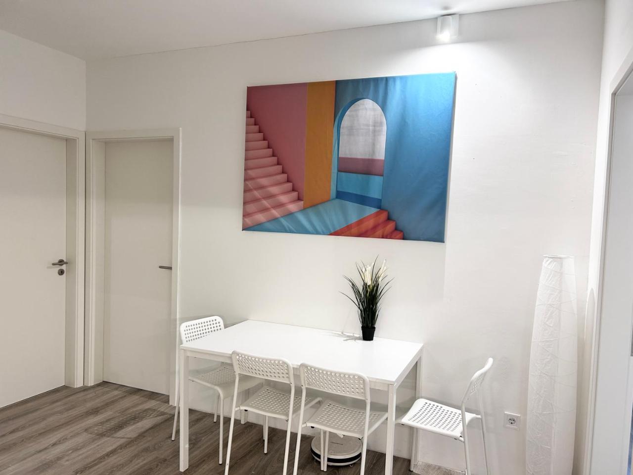 New 2022 Family&Friends Downtown Ac 3Br 2Ba Free Parking Big Balcony Near Metro&Train Station Self Check In Apt — 4-Star Luxury Hotel in Budapest, Hungary