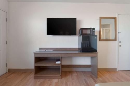 Budget Inn Yakima - photo 4