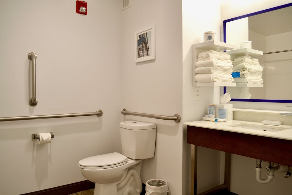 Hampton Inn Medina - photo 30