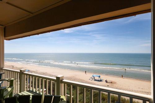 Beach Blessing Oceanfront Pool Balcony — 4-Star Luxury Hotel in Sneads Ferry, United States
