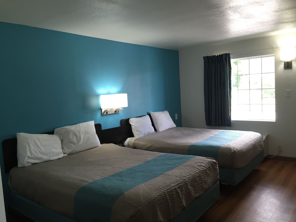 Motel6 Prairie Du Chien WI - photo 18