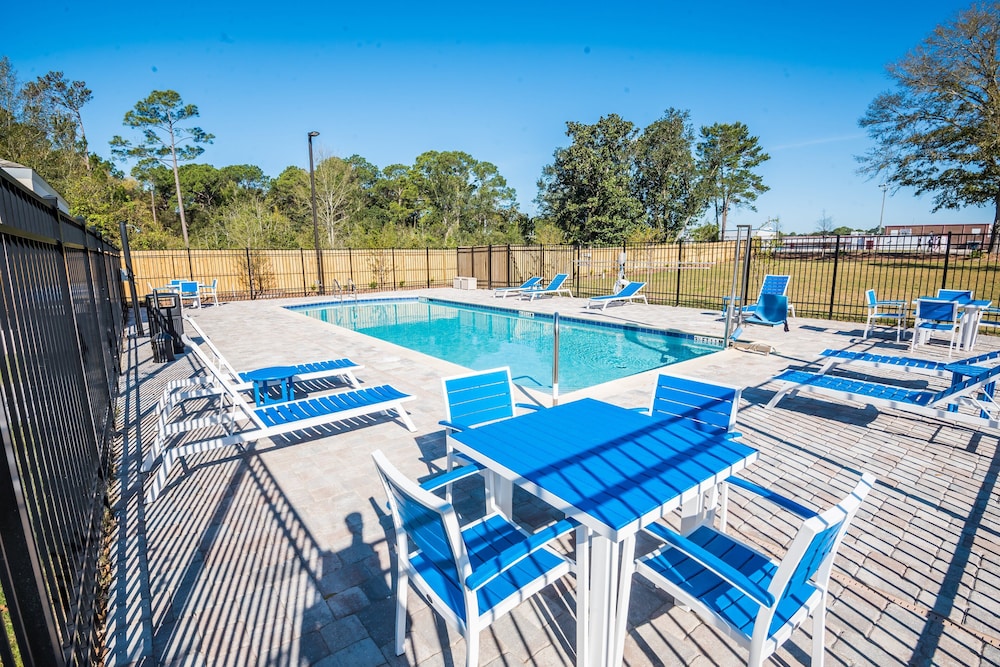 Candlewood Suites Ft Walton Bch Hurlburt Area by IHG - photo 26