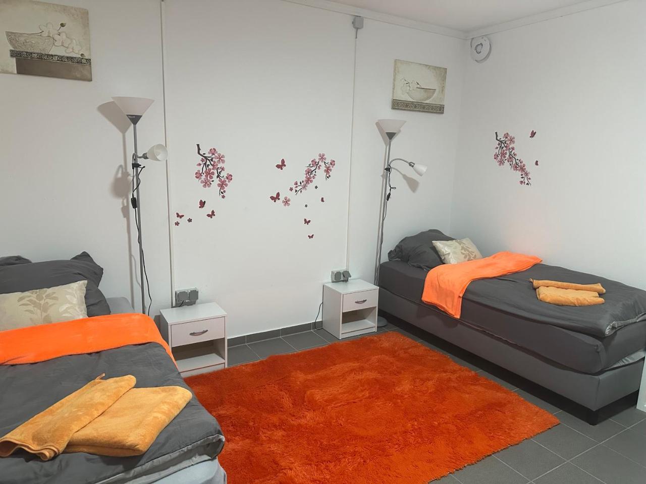 Guest House Bibi — 5-Star Luxury Hotel in Ilsfeld, Germany