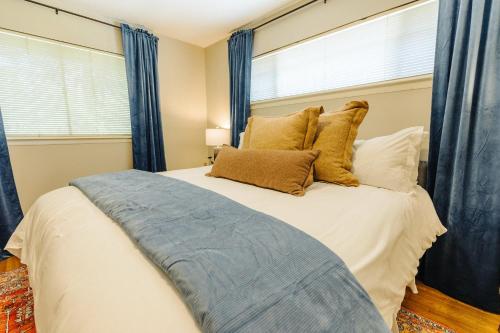 Centrally Located 2 King Bed Midtown Memphis 2362 in Memphis, United States