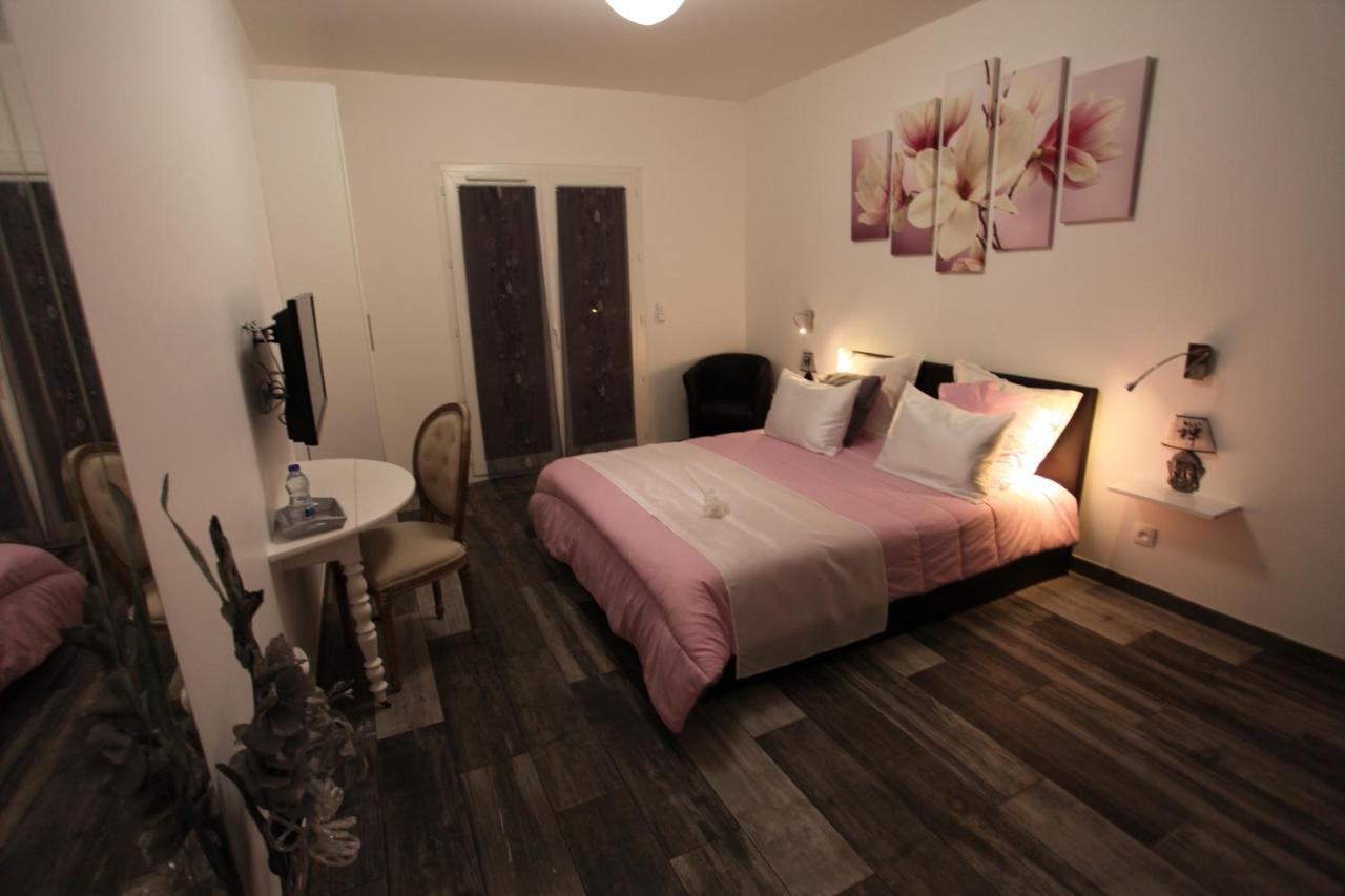 Le Chat Botte 77 - last minute hotel in Paris