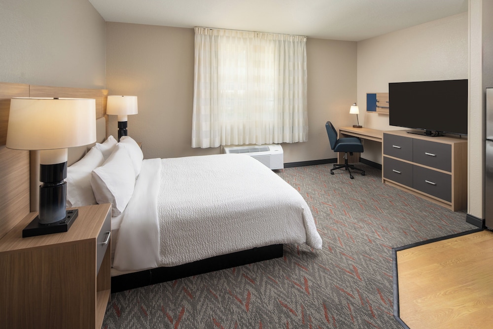 Candlewood Suites Miami Lakes by IHG - photo 12
