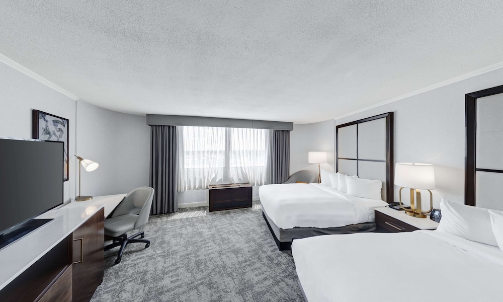 Hilton Chicago Oak Lawn - photo 7