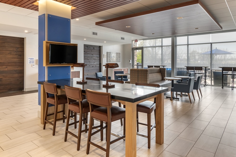 Holiday Inn Express & Suites Lancaster Mount Joy by IHG - photo 28