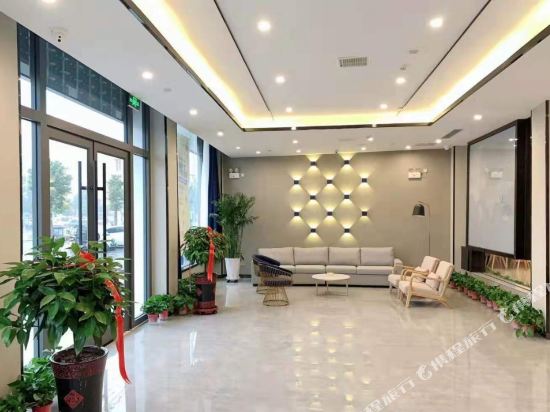 7 Premium — hotel in Biyang