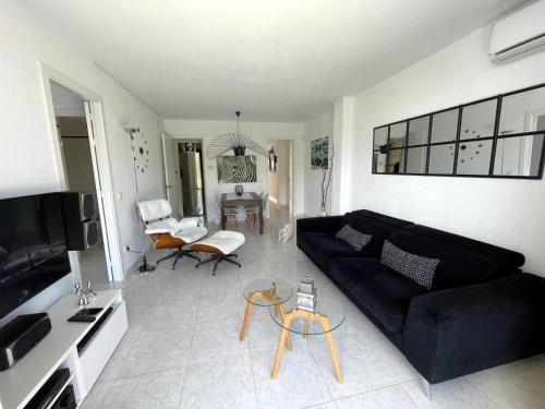 Vivalidays Yolanda — 4-Star Luxury Hotel in Calella, Spain