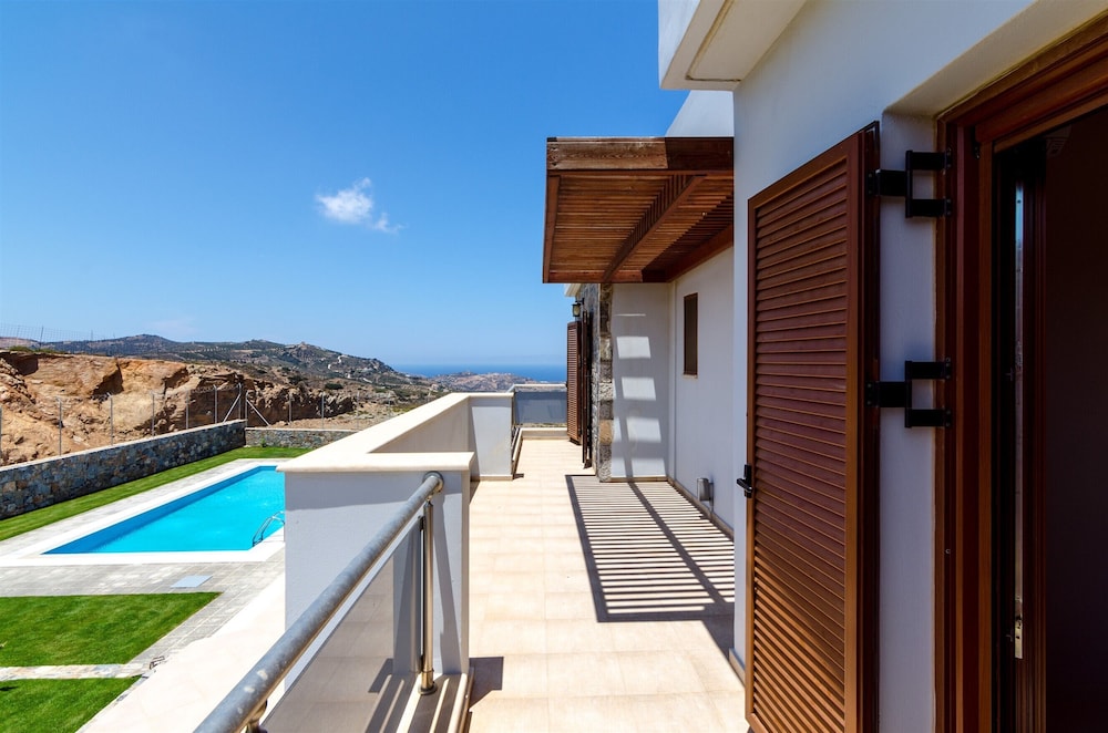 Med Villa — 4-Star Luxury Hotel in Irakleion, Greece