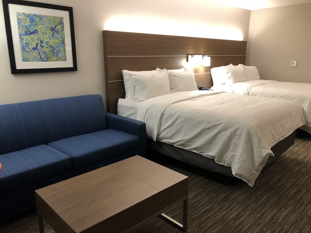 Holiday Inn Express & Suites Racine by IHG - photo 13