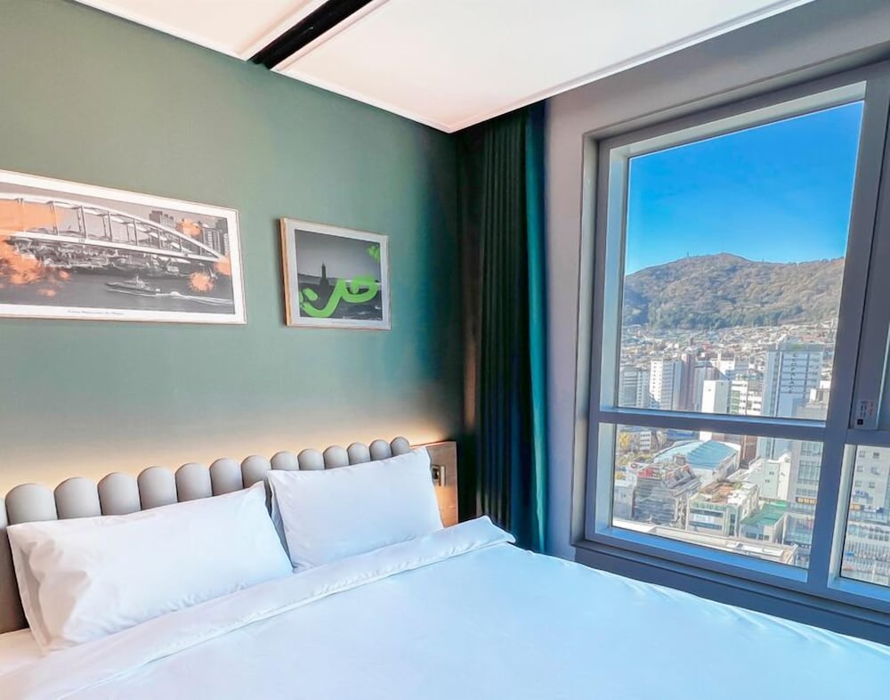 Cotice the Bridge - carbon neutral hotel in Busan