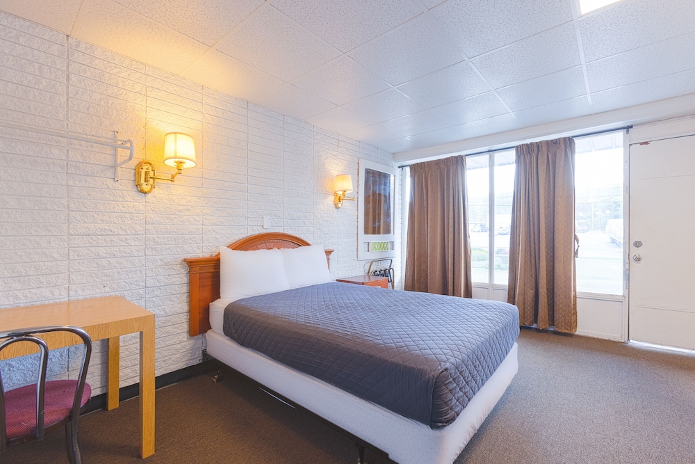 Sonrise Inn Lincoln Hwy By OYO - photo 11