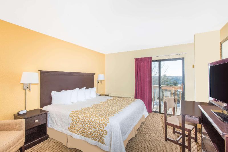 Days Inn by Wyndham Colchester Burlington - photo 6