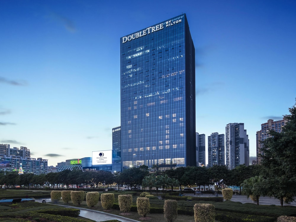 DoubleTree by Hilton Hotel Shenzhen Longhua — 4-Star Luxury Hotel in Shenzhen, People's Republic of China