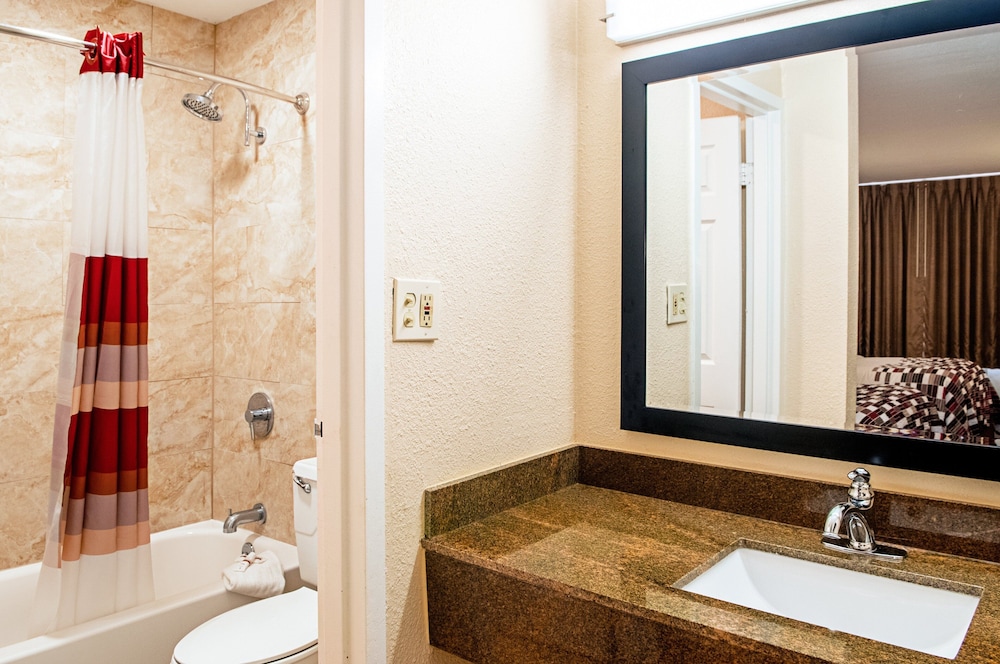 Red Roof Inn Slidell - photo 15