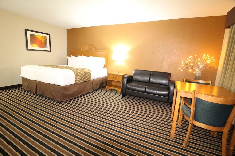 Westbridge Inn and Suites - photo 22