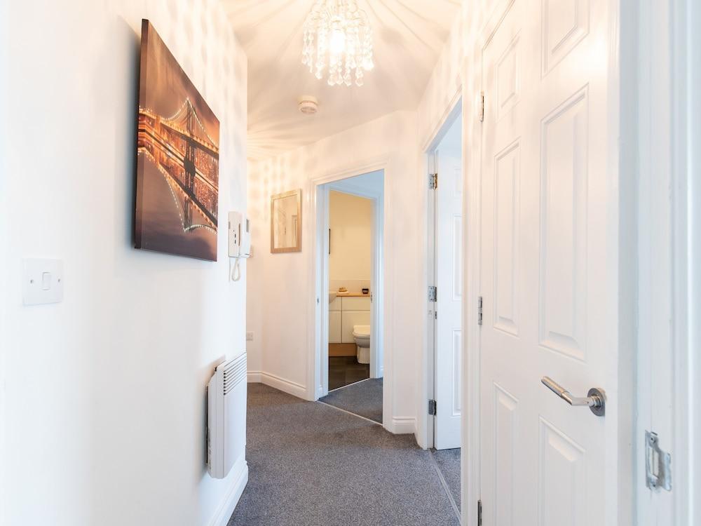 2 Bedroom Apartment Edinburgh Gate Harlow 10966769 — Harlow