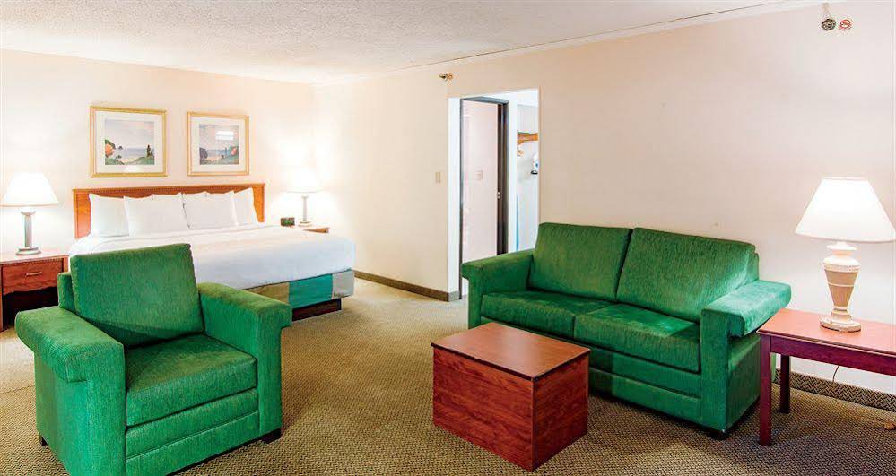 Motel 6 Maryland Heights MO - photo 5