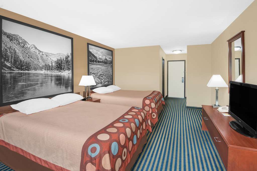Super 8 by Wyndham Marshalltown - photo 10